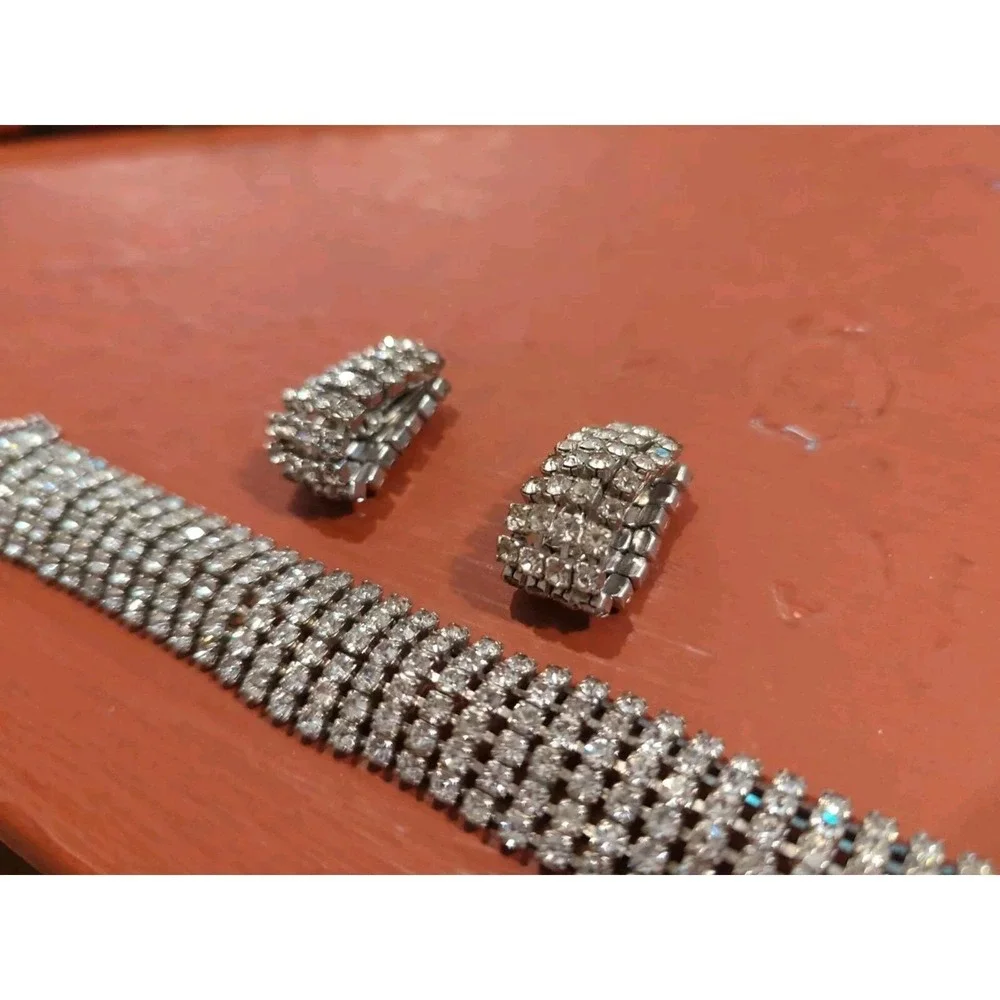 VINTAGE JEWELRY 1950's Gorgeous RHINESTONE BRACELET & Clip On Earrings Set